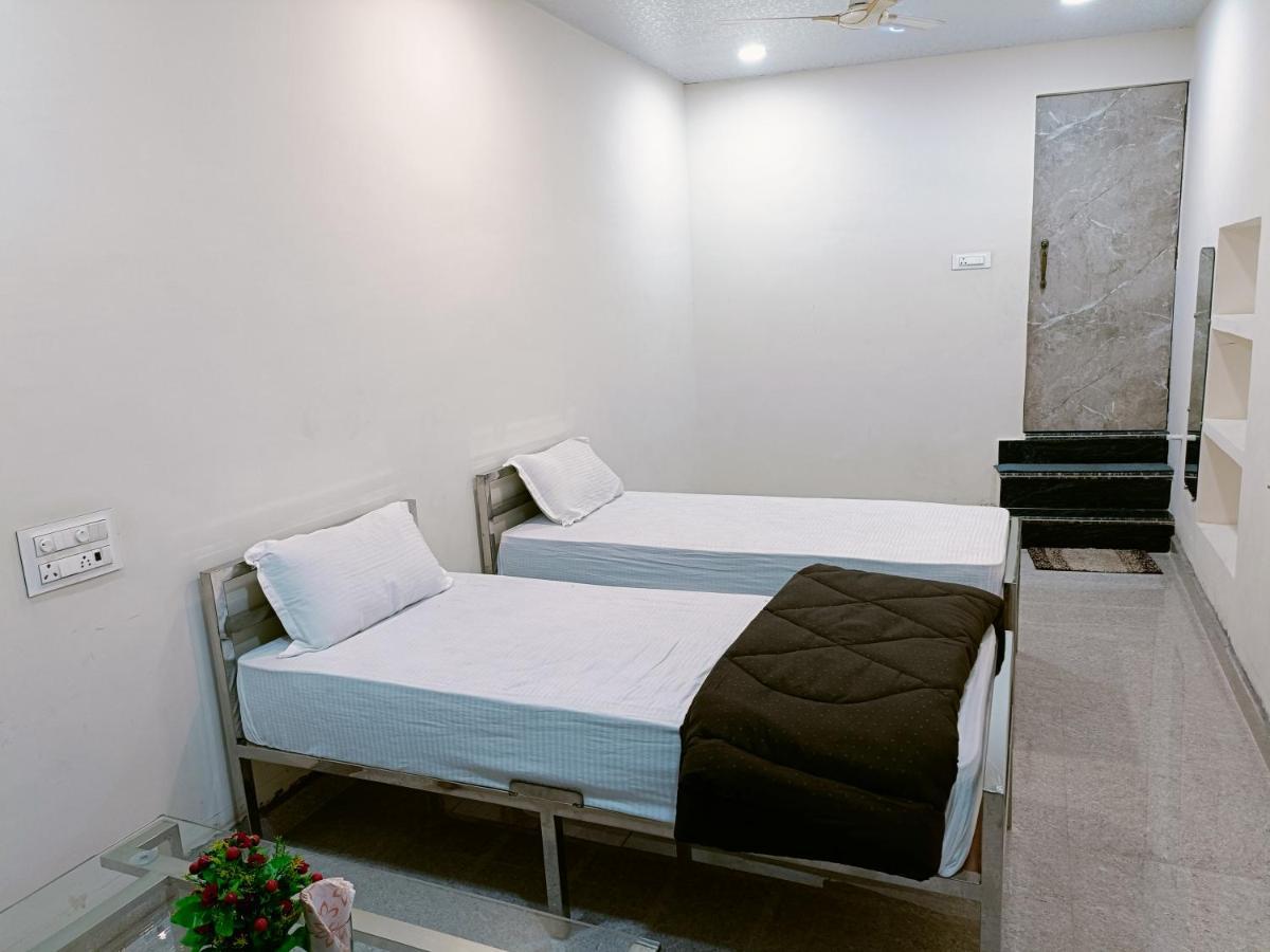 Hotel Royal Inn Satna Екстер'єр фото